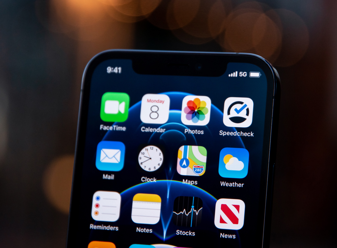 海拉尔苹果手机维修分享为什么 iPhone 12 在冬季会自动关机 